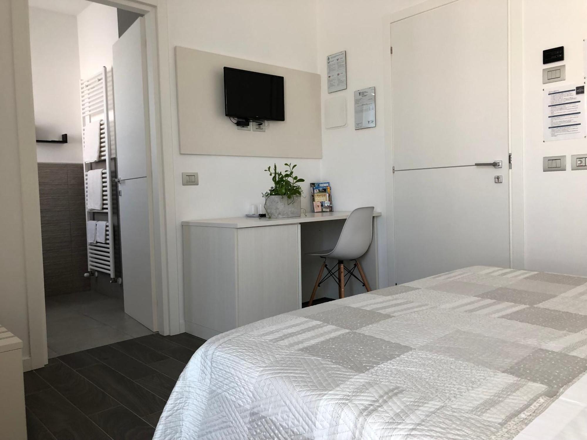 דסנזאנו דל גארדה B&B Villa Del Lago מראה חיצוני תמונה